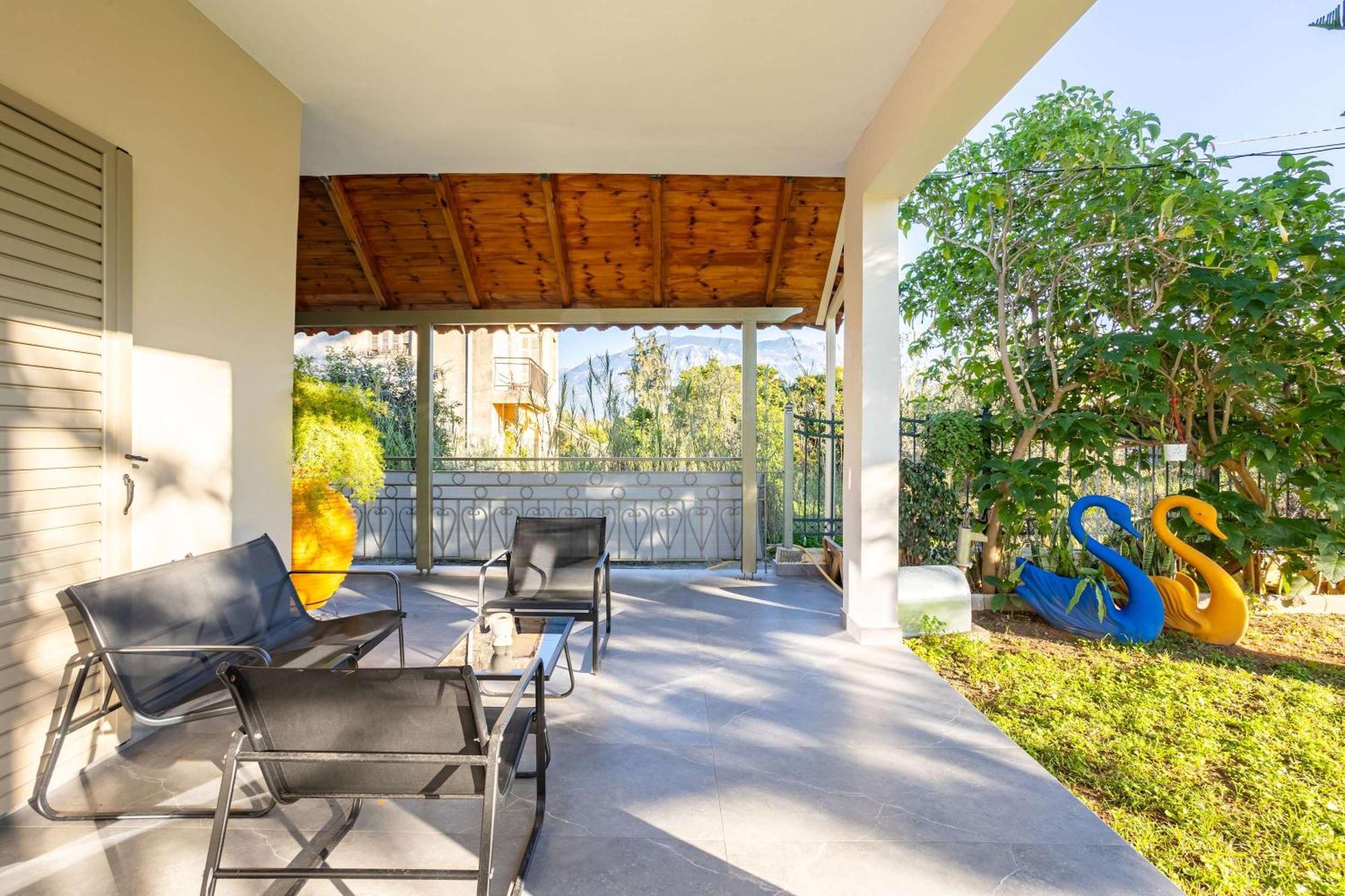 Garden Haven - Escape Amidst Greenery *